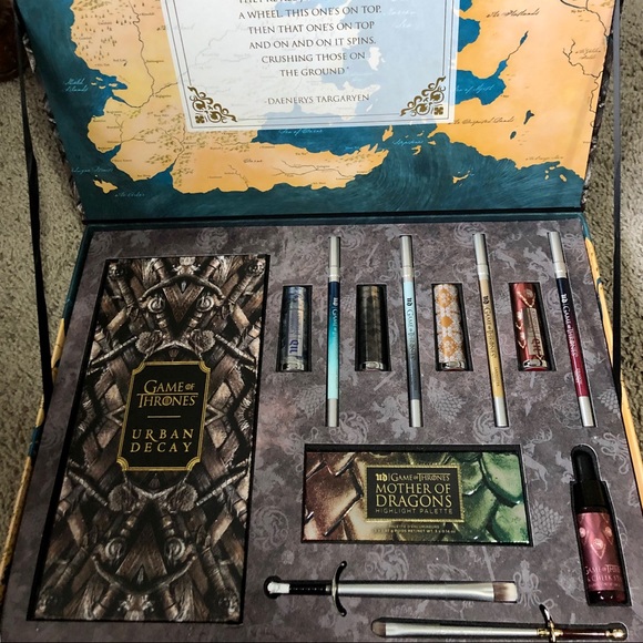 100% Authentic Urban Decay GOT Vault ! π€βοΈπ - Picture 1 of 7